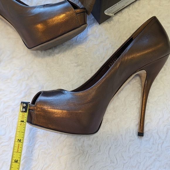 Gucci Light Bronze Nappa Silk Peep Toe Heels - Picture 4 of 12